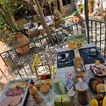 400 Alojamento de Acomodação e Pequeno-almoço 4*