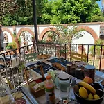 400 Alojamento de Acomodação e Pequeno-almoço 4*