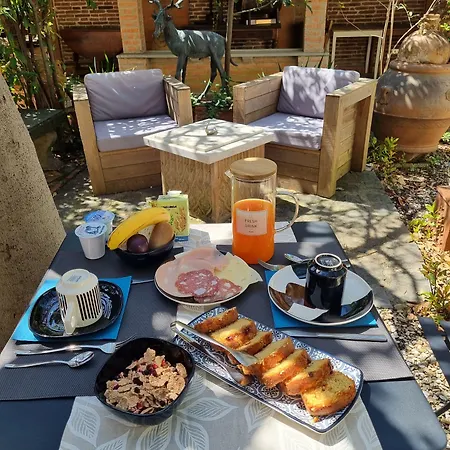 400 Bed and breakfast