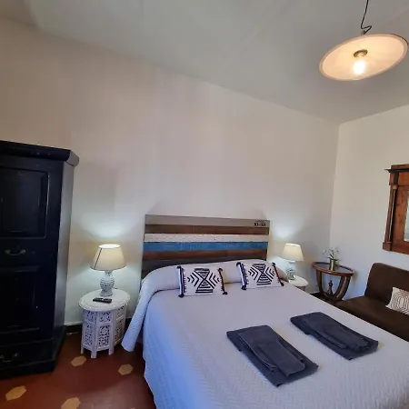 Bed & Breakfast 400 3*