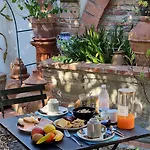 Bed & Breakfast 400